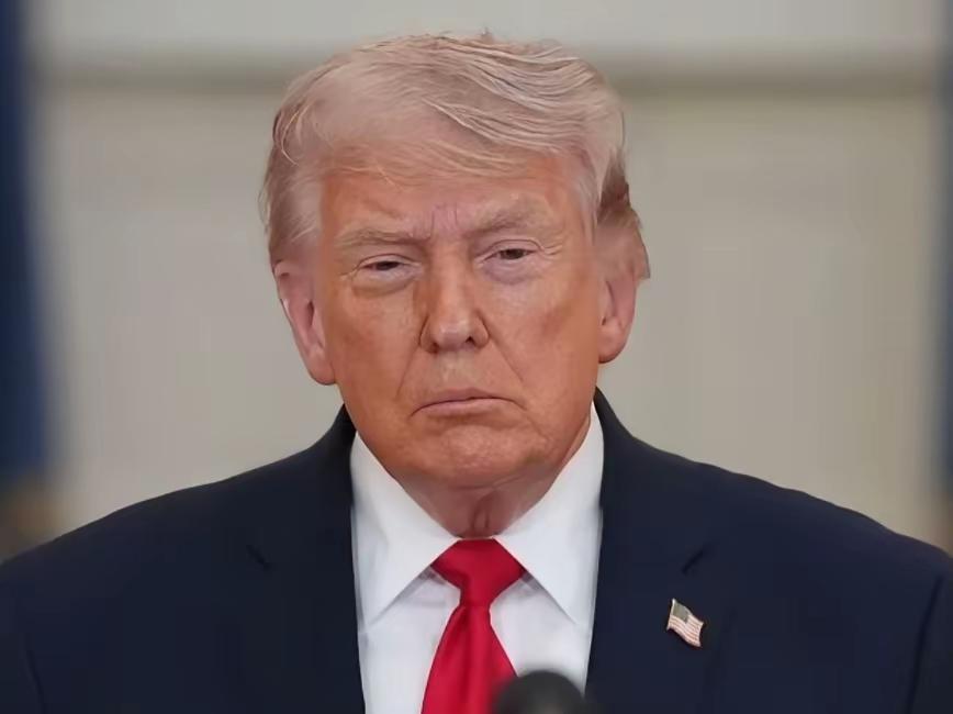 美国主动喊话中国，特朗普突然对中国说好话了。他说要来中国访问，还说这次访问会