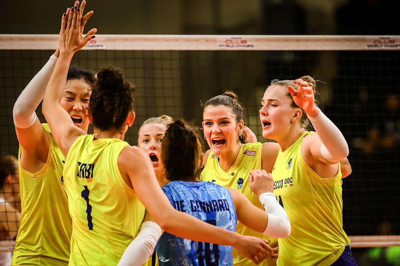 【女排世俱杯科内利亚诺首战轻取奥兰多朱婷13分】国际排坛战报速递中国排球留洋动