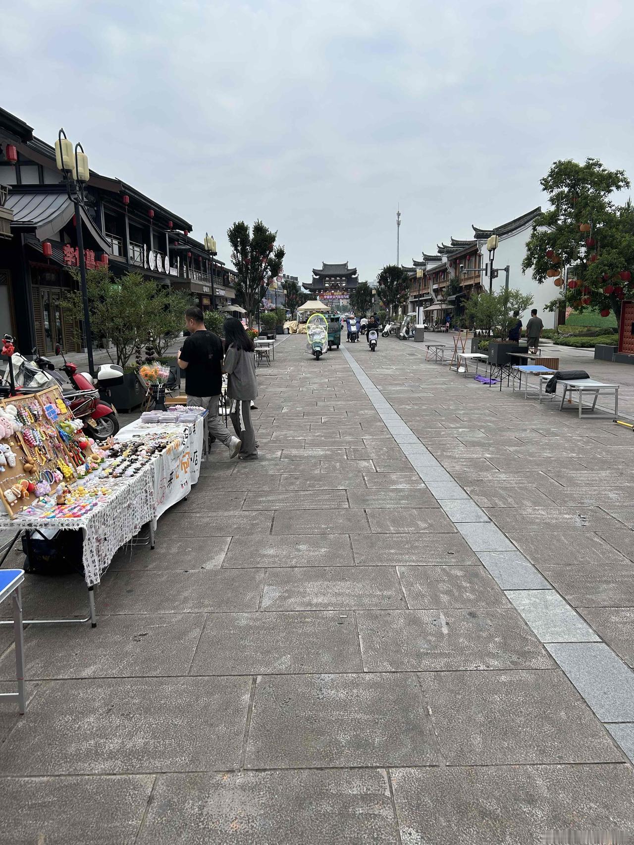日子平淡，好在我喜欢心怀温柔，一路向阳而行