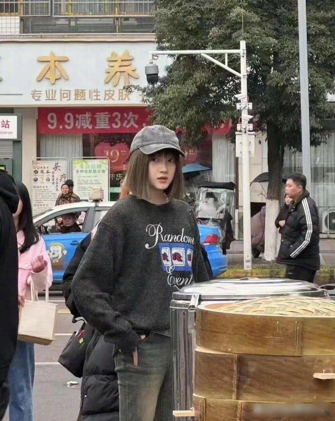 据说这是最接近关晓彤本人的样子​​​