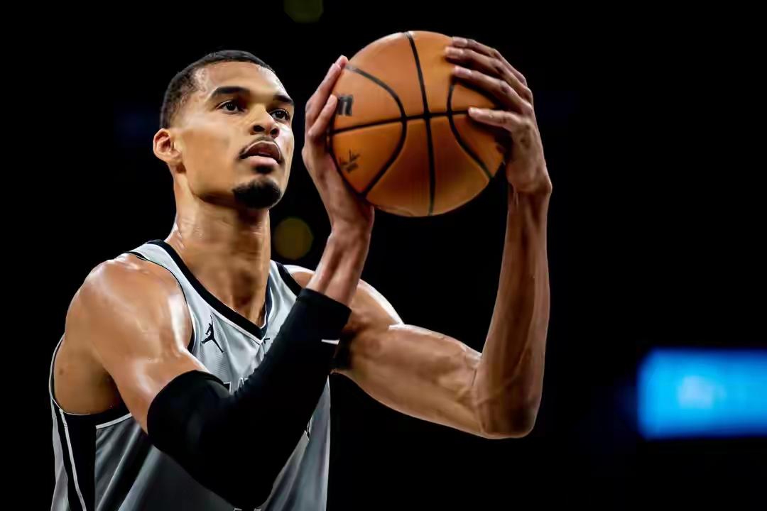 只要保持健康这才是联盟第一人的接班人东契奇效率低约基奇只是过渡亚历山大打