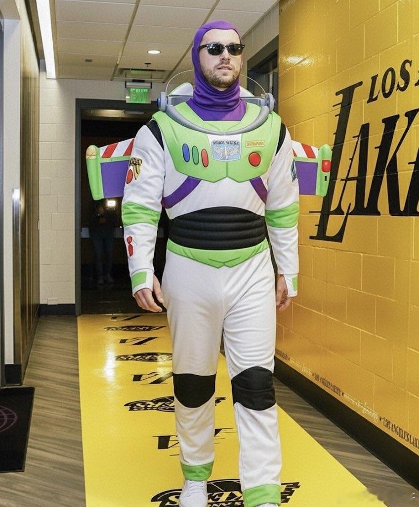 卢卡·东契奇和马库斯·斯马特正式复出，湖人这是准备拿下灰熊呀！东契奇缺席了3场比