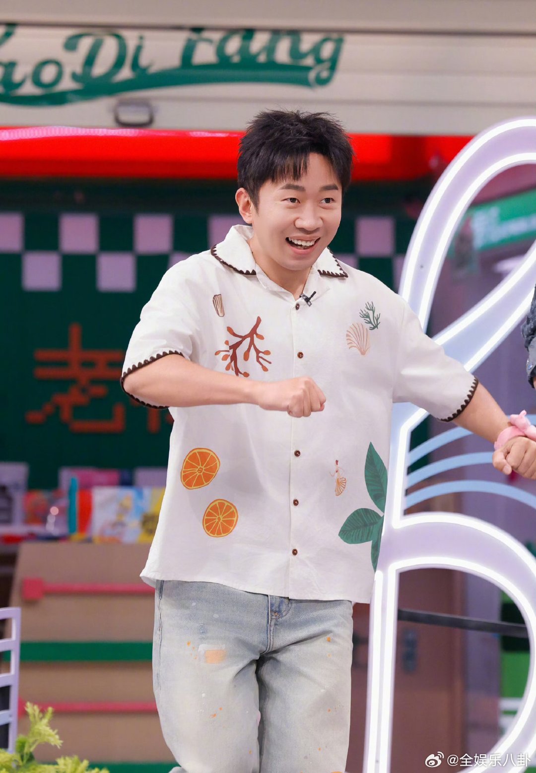 吴宣仪杨迪演短剧笑点太密了你好星期六好六这波短剧反转太惊喜，全员默认的CP直
