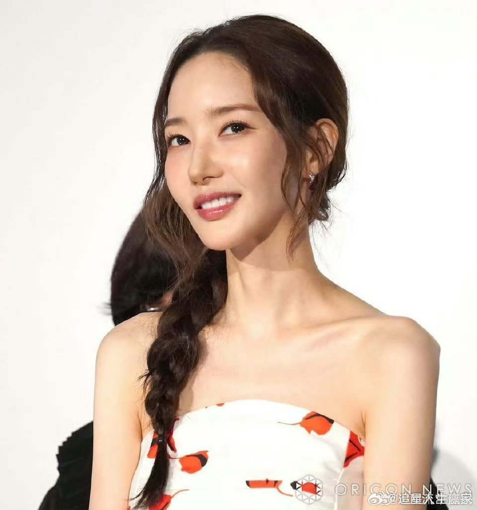 朴敏英怎么瘦成这样了姐姐从前几年开始就一直往下瘦虽说为了符合剧需要但真的好担心?