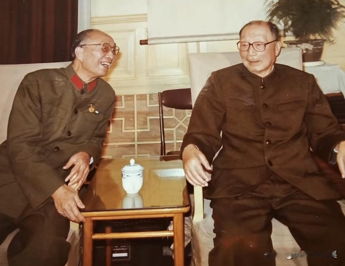1975年，张爱萍复出整顿国防科研，阻力巨大。聂荣臻在背后坚定支持，帮他稳住局面