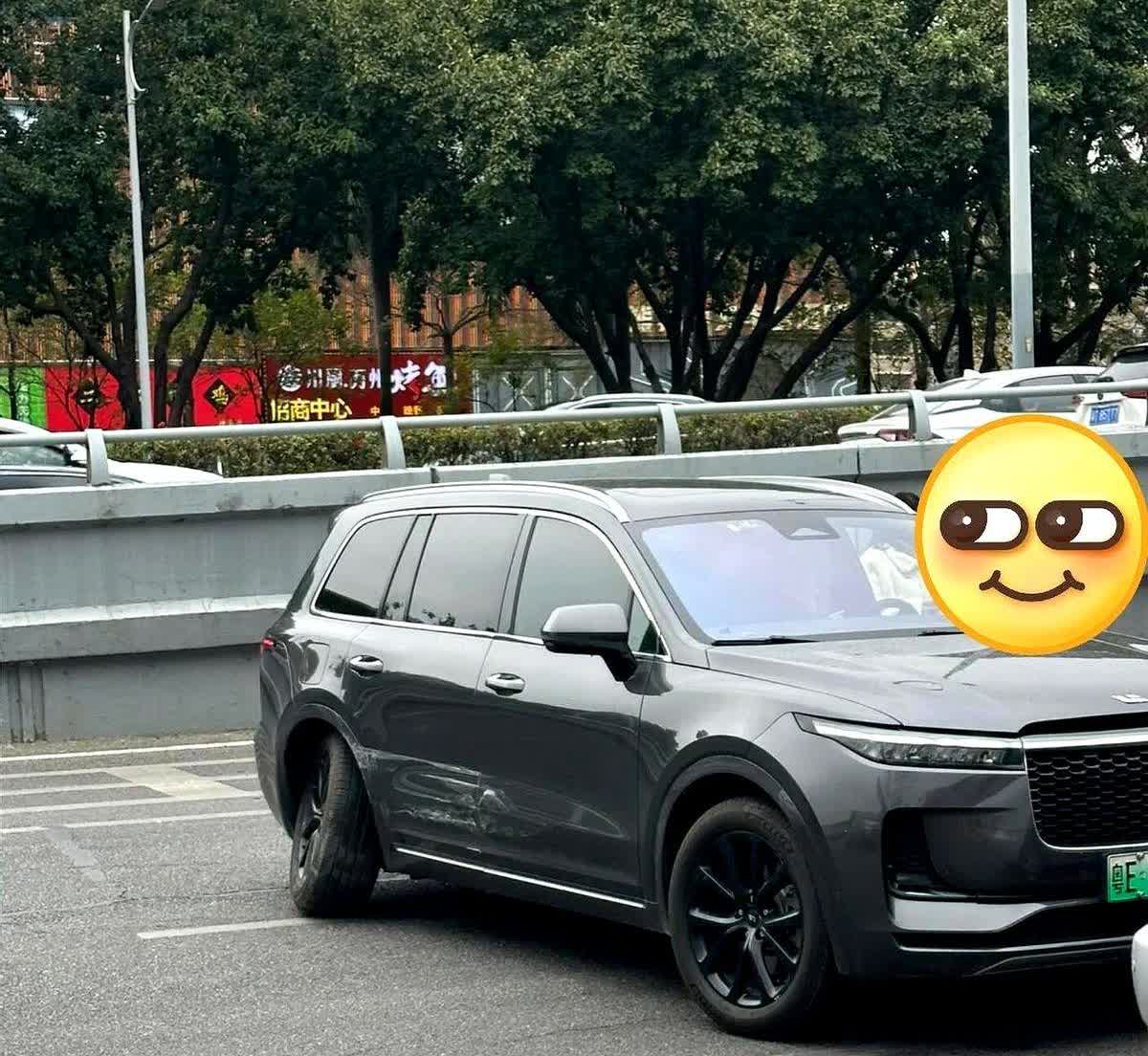 为啥理想汽车开起来和开船一样？理想早期车型（如ONE）悬挂系统采用高刚度