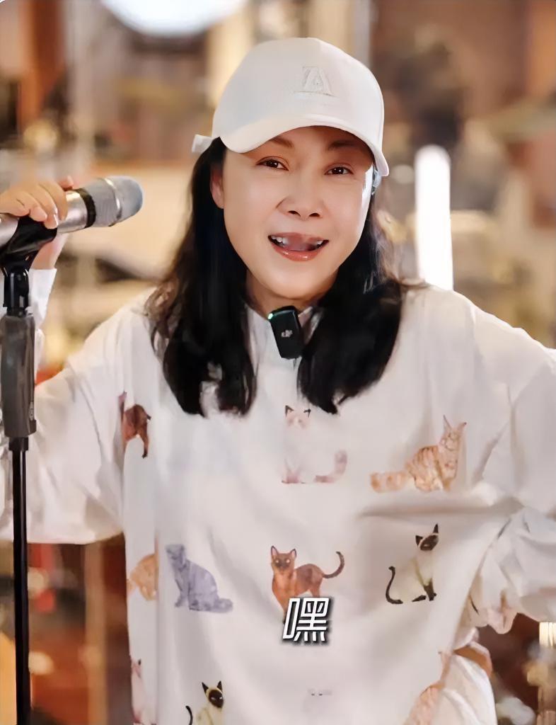 刚刚查了查田震。怎么也没有料到。59岁的田震，竟然要回国，准备开演唱会了