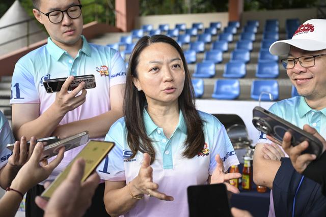 马来西亚华人眼中的中国: 文化认同与隐形天花板