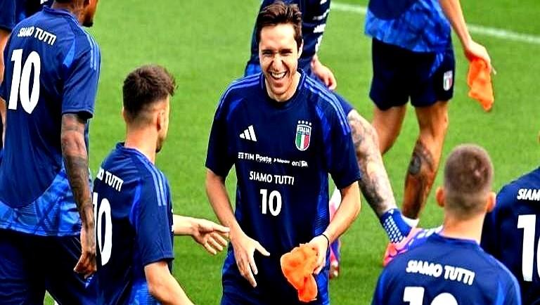 意大利这回真急了，再输就三届无缘世界杯！加图索公布了附加赛28人大名单，3月