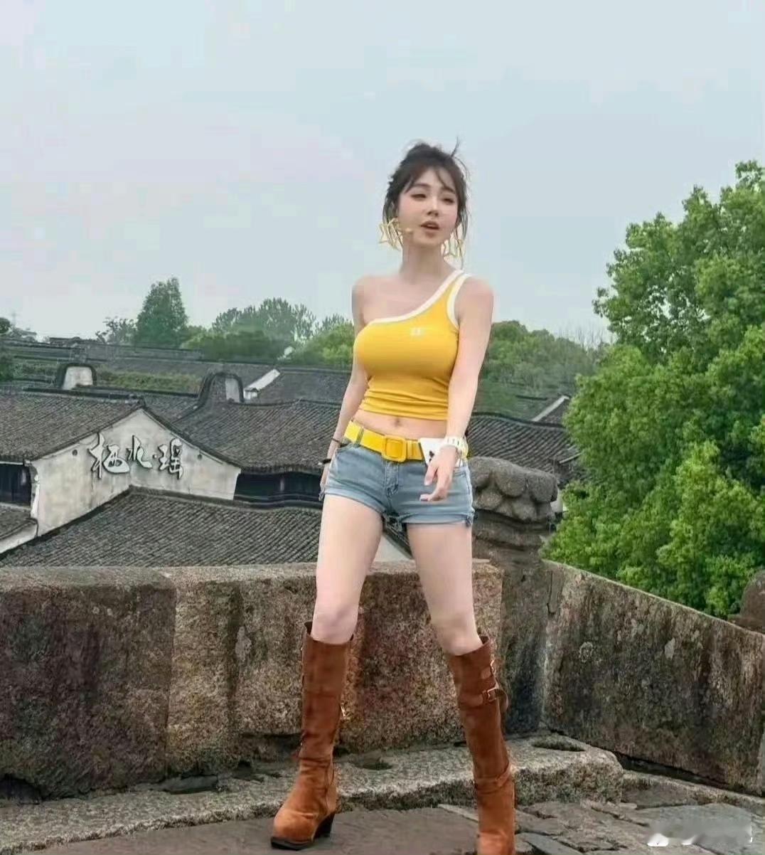 冯提莫可惜了，以前也算是大网红，我当时不太关注这些都知道她的名字，而且作为网红也