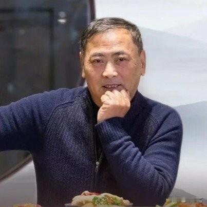 重庆凤爪大王交班了！70岁鹿有忠力推侄子上位，女儿因带娃暂不接班重庆“凤爪