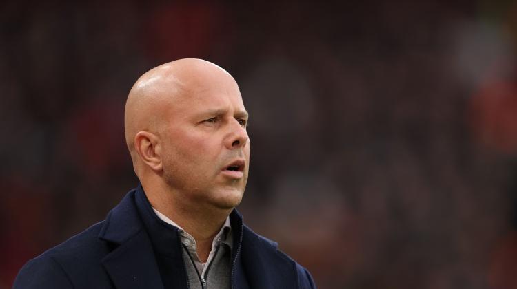 利物浦现在不是缺人,是缺魂。克洛普走后,球踢得像没油的车——油门踩到底,车轮原