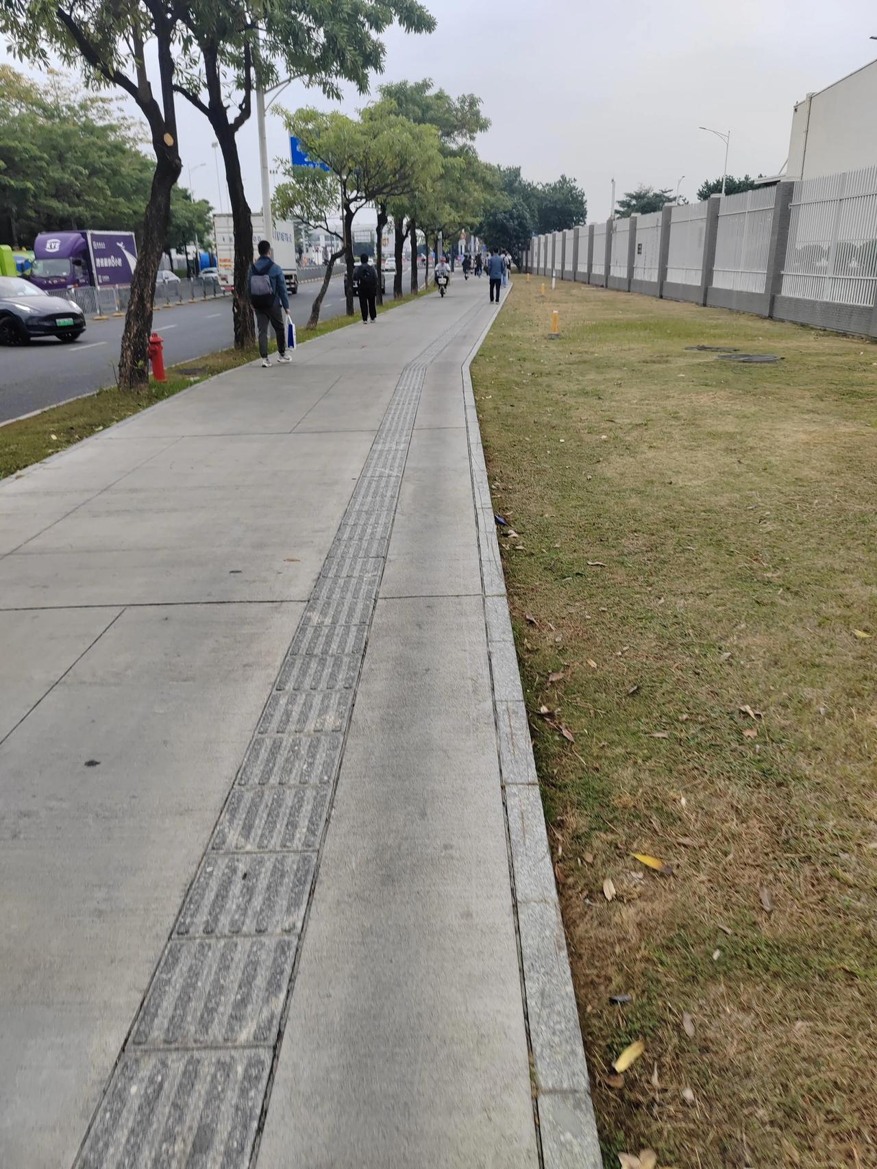 年纪越大越没朋友可能是自己性格孤僻的原因，快四十了的，身边几乎没什么朋友，最好