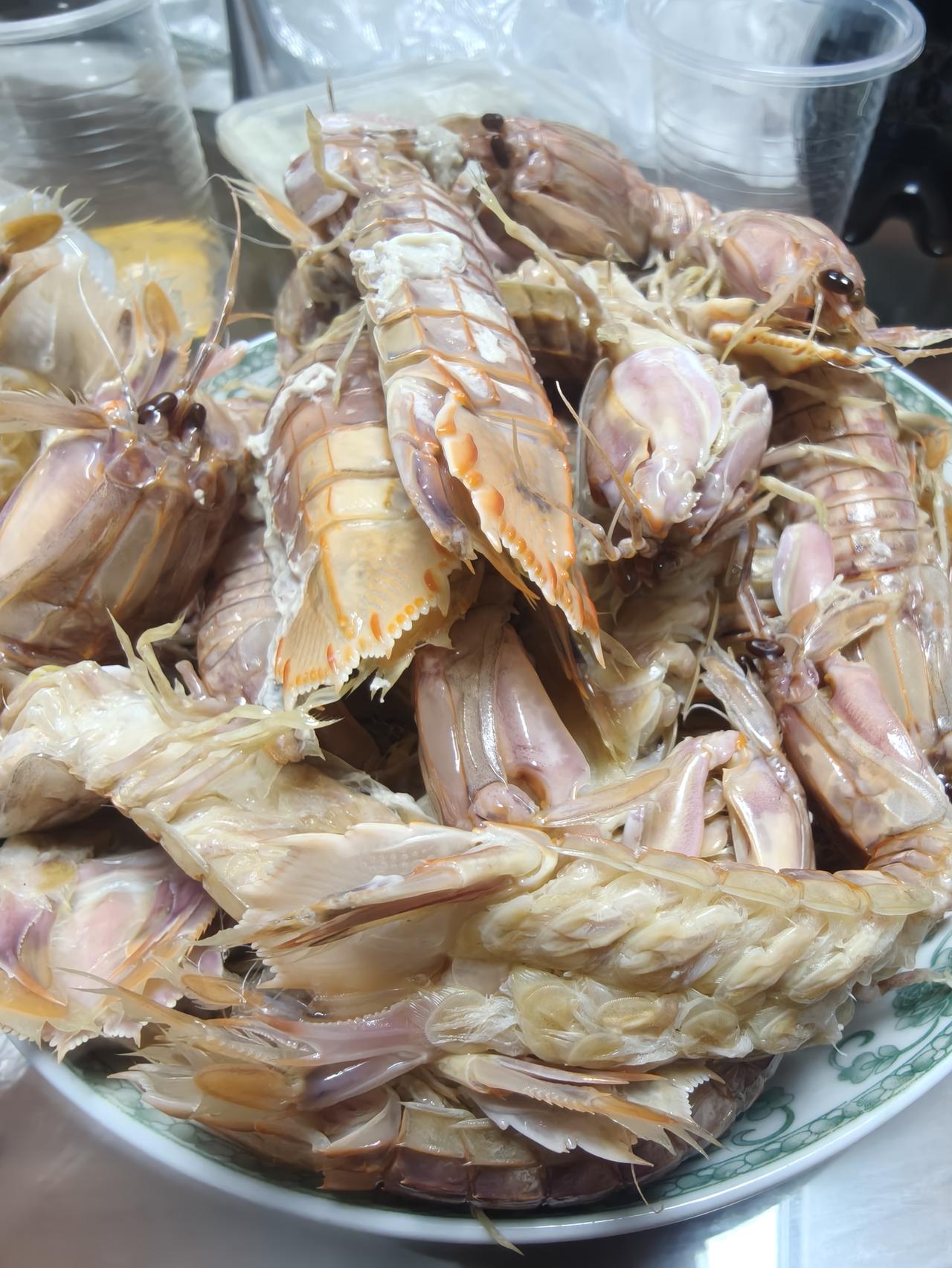 昨天给我女儿开家长会，真的，五味杂陈。现在有些孩子真的一言难尽。我女儿班上有个