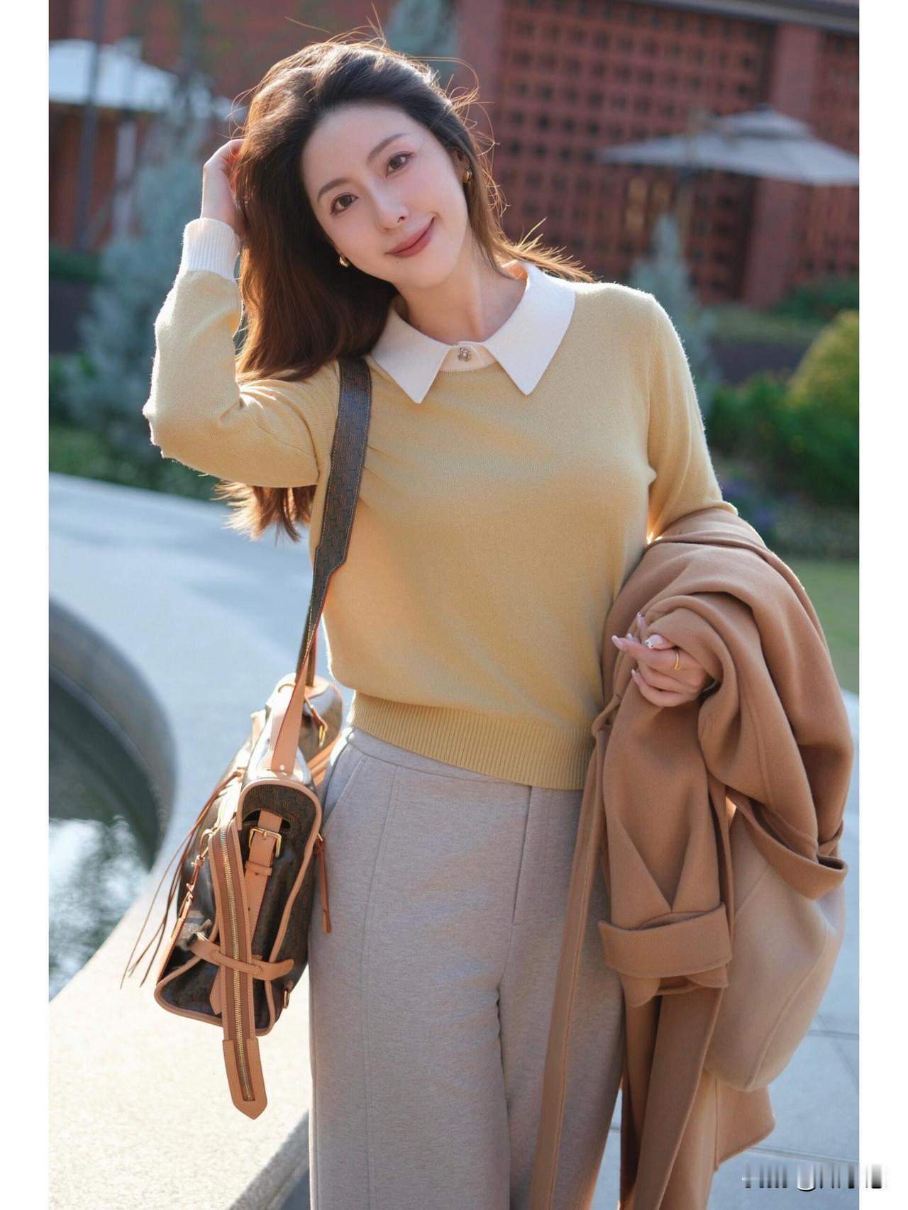 冬日𝒊𝒏𝒔𝒑𝒐🍂街头的温柔铠甲降温了才知道大衣有多香！内搭软糯