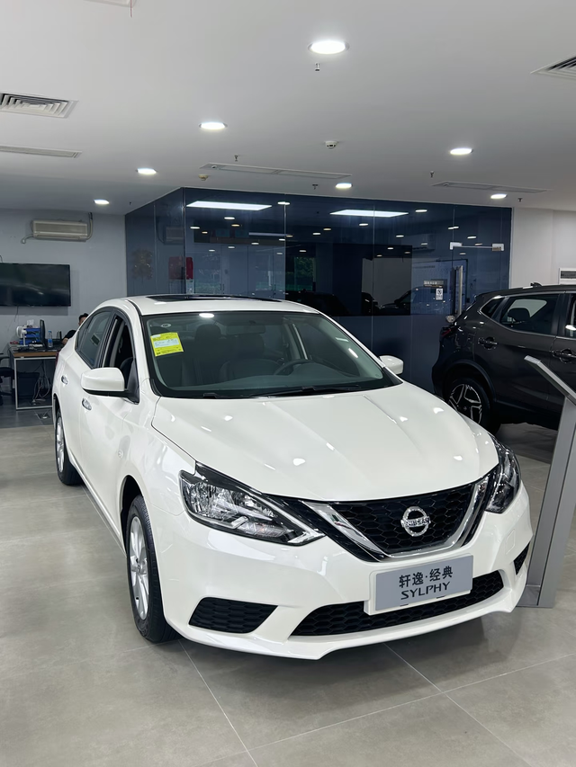 试驾完轩逸，我想吐槽一下这辆车能月月登上销量榜，所以我对这辆车一直很好奇。到底