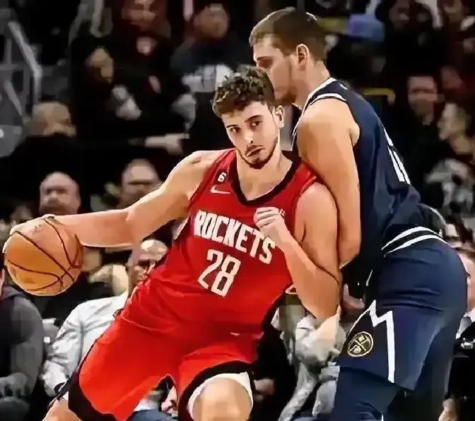 别被场均“20+9+5”骗了。申京和约基奇的差距，不在数据表，在那一次你看不见的