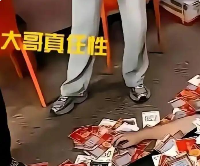 一男子为了验证刮刮乐不是圈套，豪砸23万多，把彩票店全包了，当场实测，结果一出，