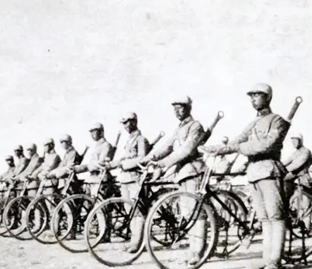 1941年，游击队缴获了30多辆自行车，伪军急了，连忙托人带信，提出要用子弹换回