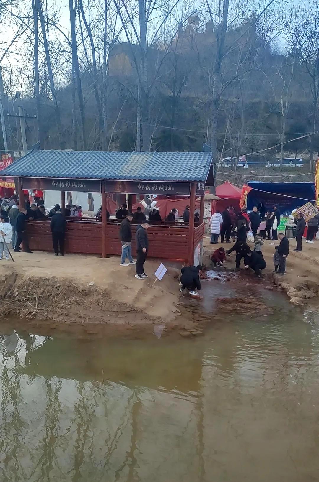 果然是有商家打暖泉的注意！贾鲁河源头的暖泉复涌后，一度成为大家茶余饭后的评论热