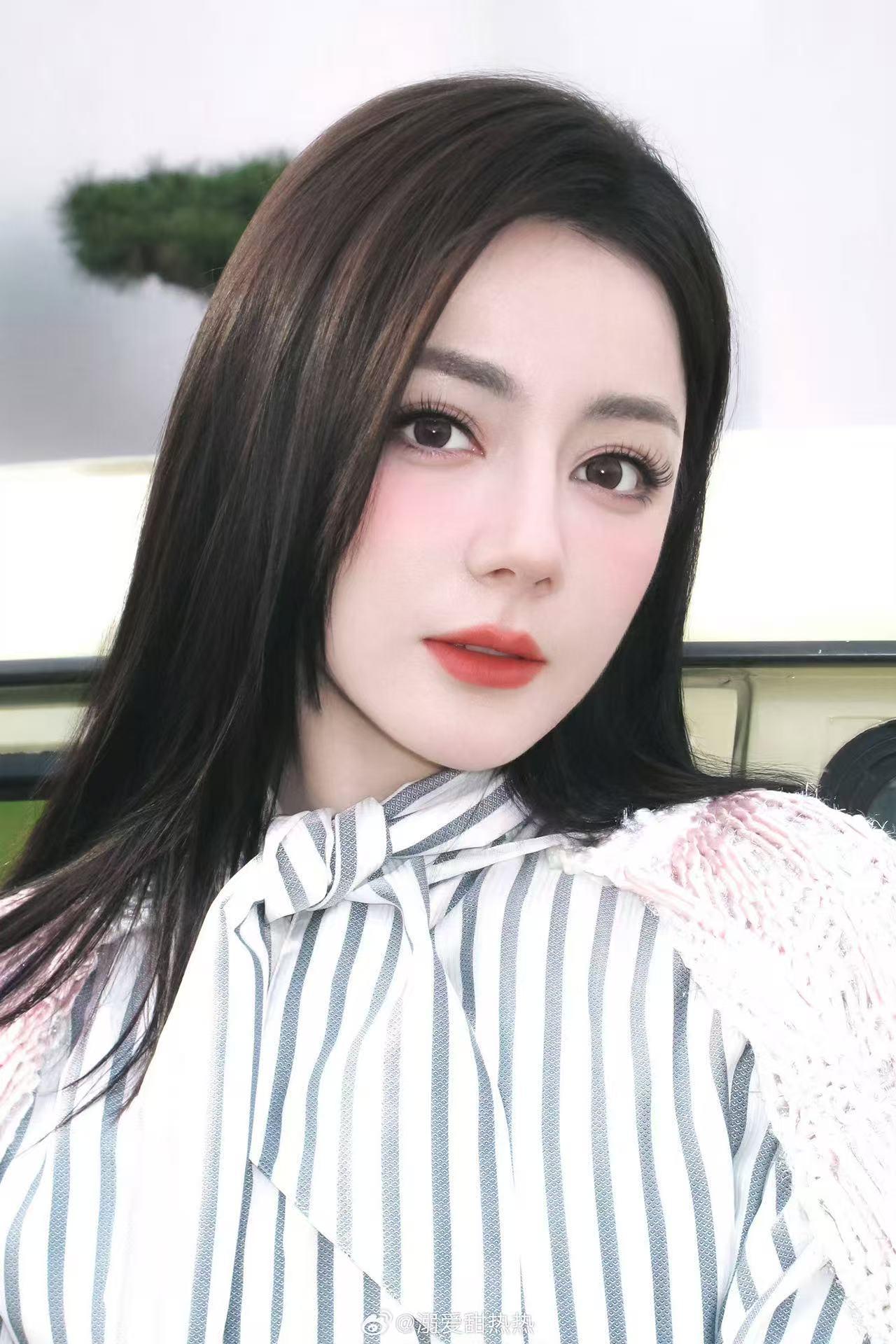 喜讯！迪丽热巴终于报平安了！在中东滞留超三天，微博断更17天，热巴终于在4号的