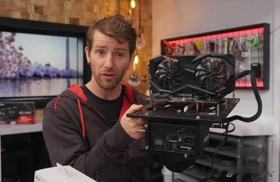 国际知名科技评测团队LinusTechTips的领导人老莱(Linus)使用