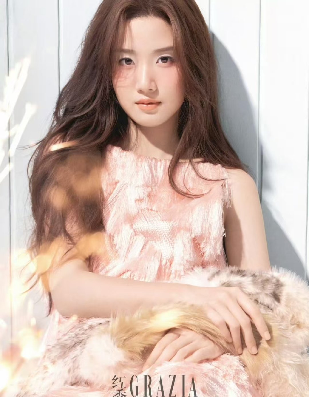 卢昱晓LV推封首刊，很好看这个！