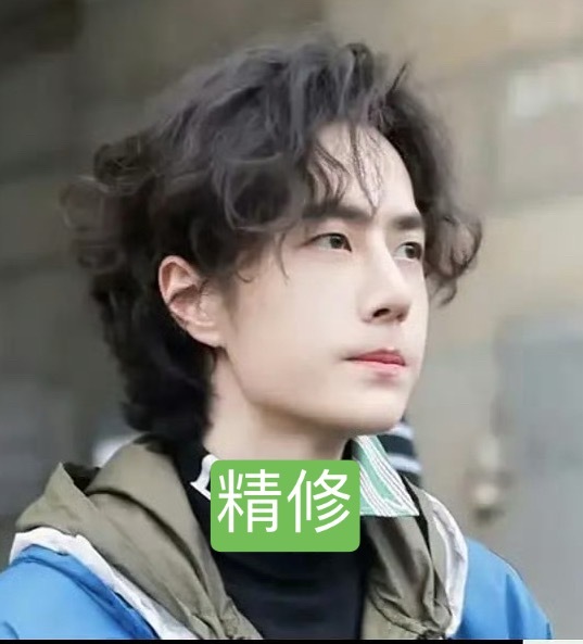 王一博巴黎时装周看秀内场状态↓↓生图，精修，G社图！（图源：来至媒体及fan