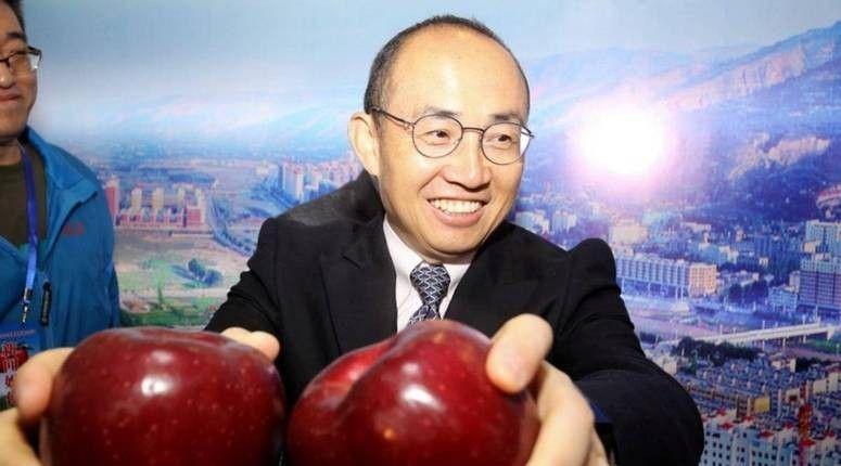 这两年地产圈的故事，真是越看越让人唏嘘。曾经风光无限的行业，如今哀鸿遍野。许家印