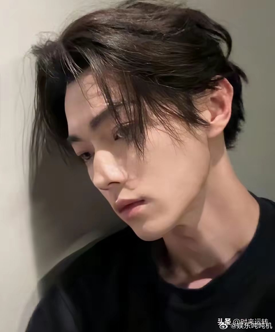 许凯这次真是锤到底了​翻身是没可能了​他现在唯一能做的三件事，就是​一、给许荔莎