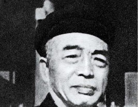 1957年的一次军委会议上，彭德怀在大会上指着刘伯承怒骂：不要忘了，红军时期，教