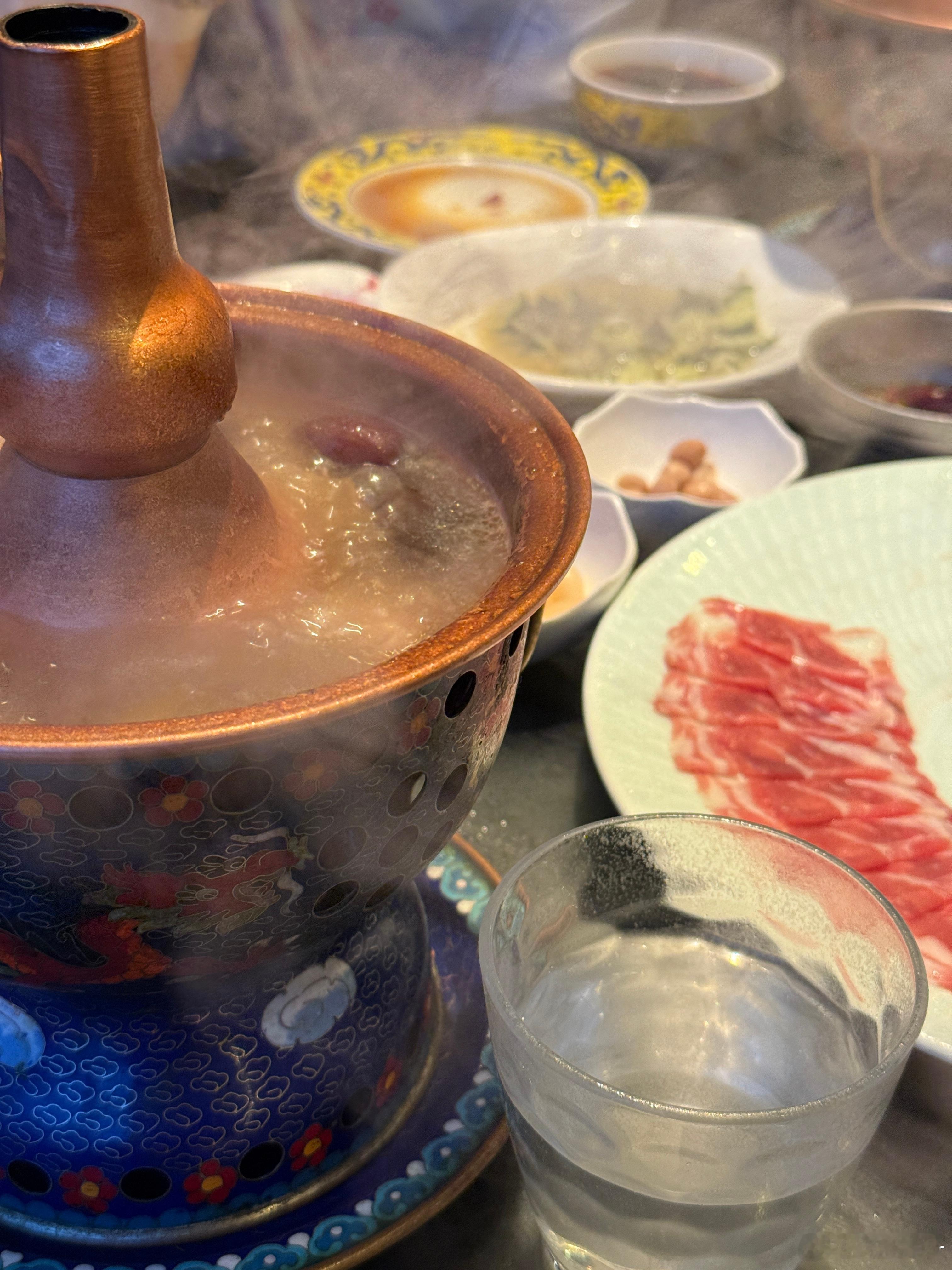 干完活跟朋友在江边吃个涮羊肉真舒服啊[哭哭][哭哭][哭哭]​​​
