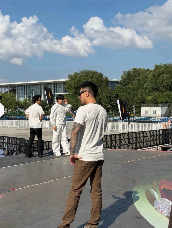 仙洋发文认输，没法和二子爷继续撕下去，只怪自己无能，有嘴发不了声，不能保护你们，