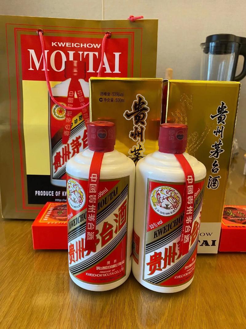 所以不少人别说没喝过，夸张点讲一辈子都没目睹过茅台酒芳容的也不是少数。即使偶尔也