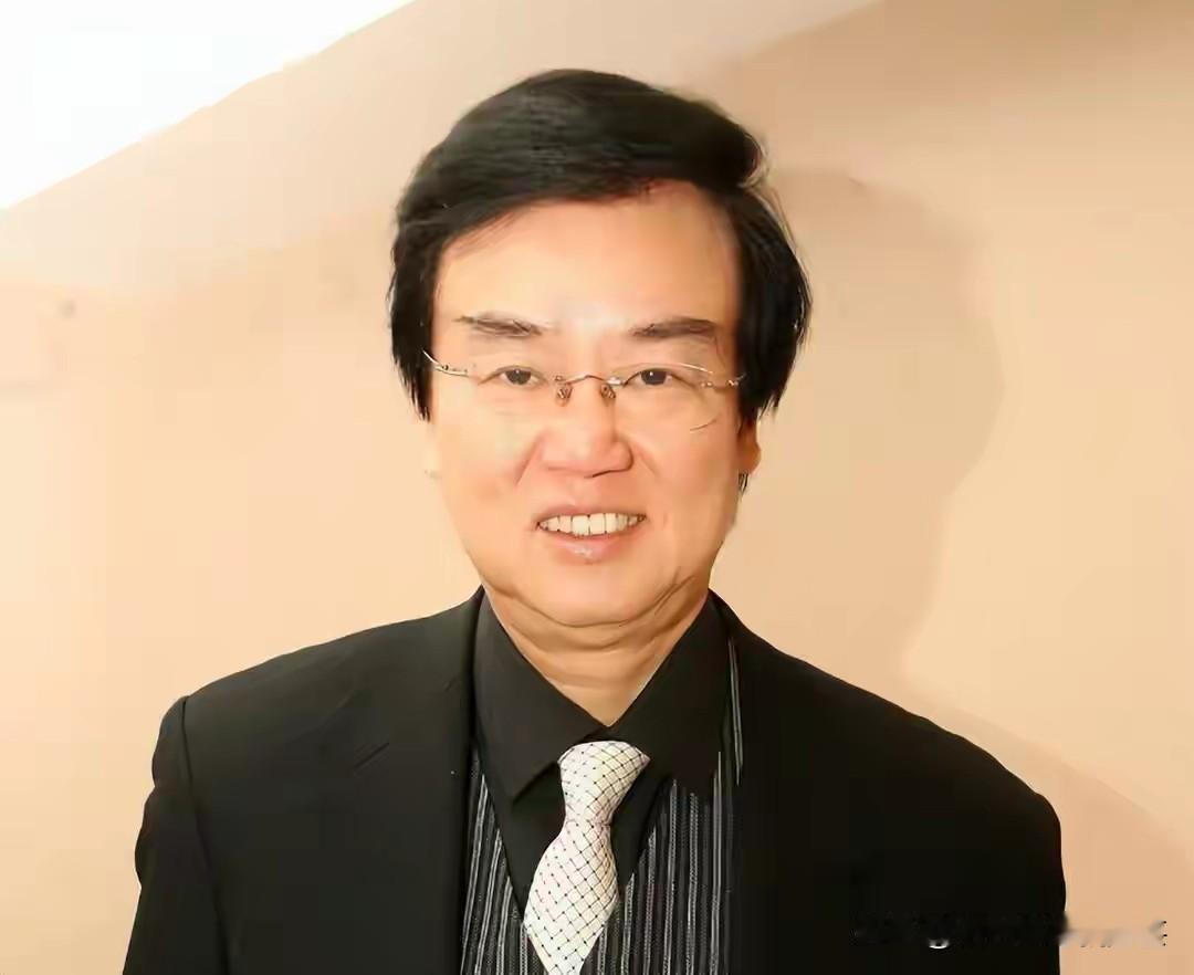 黄百鸣活的明白，直接申请进入服刑期，拒绝交20万港元保释金继续上诉的机会，黄百鸣