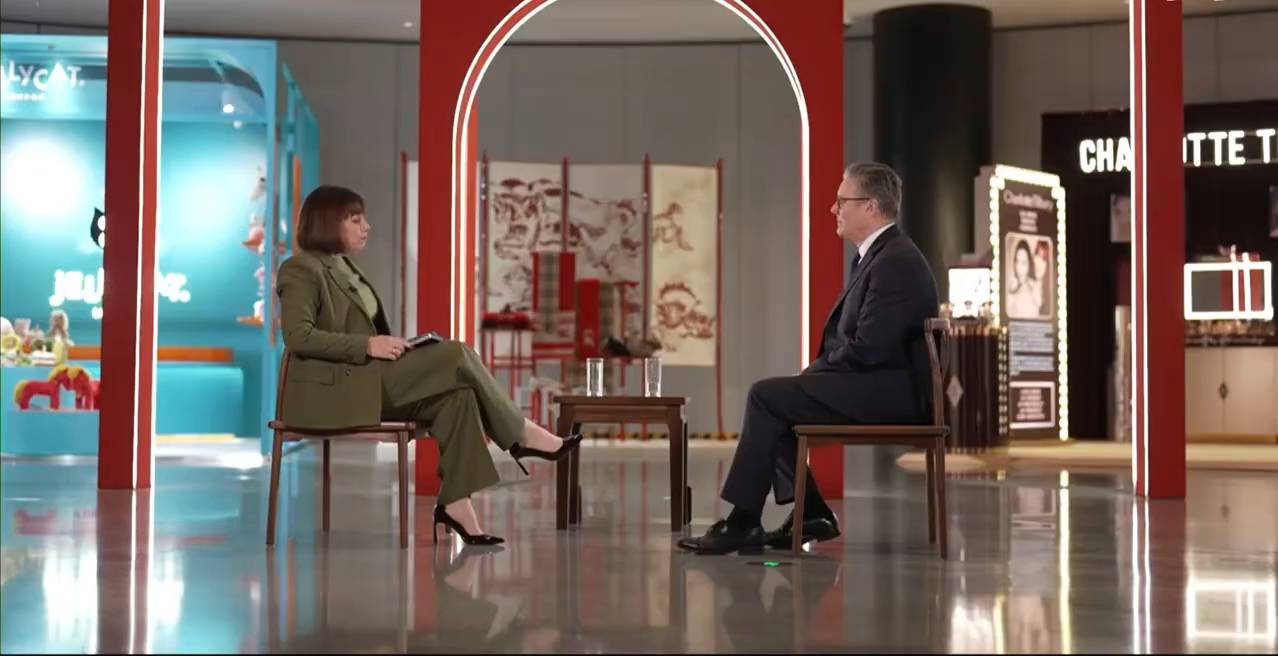 英国首相盛赞中国行：访问圆满成功 将携家人再度来访