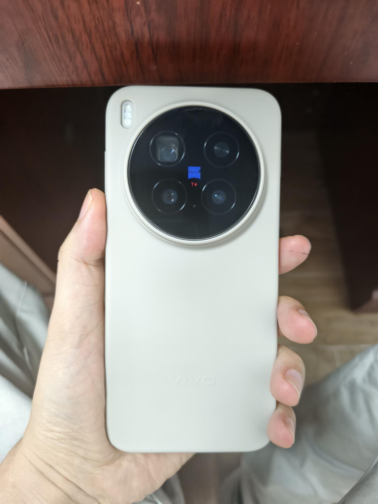 看了vivox500promax的爆料，感觉也就比我手中的x300pro电池变