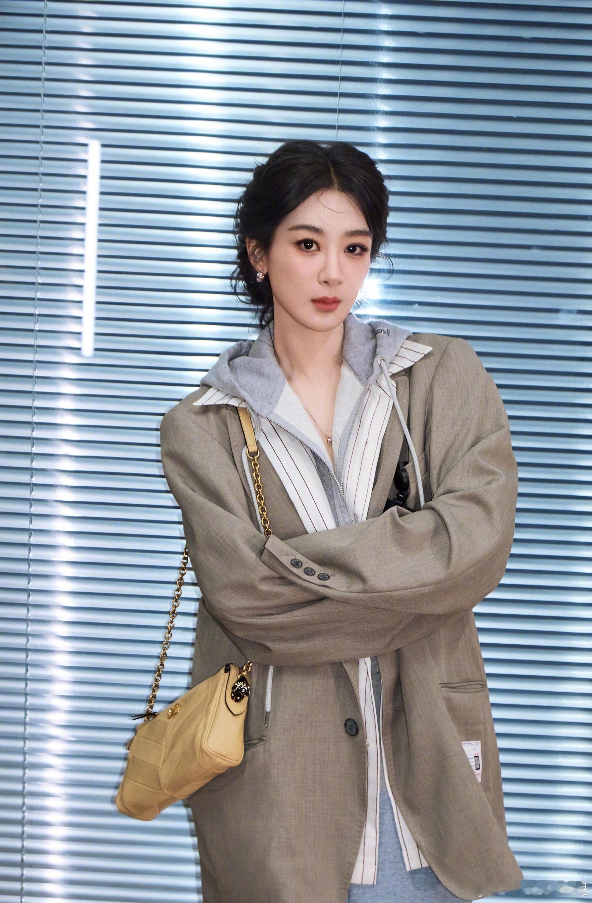 小紫盈盈赴暖事事舒然