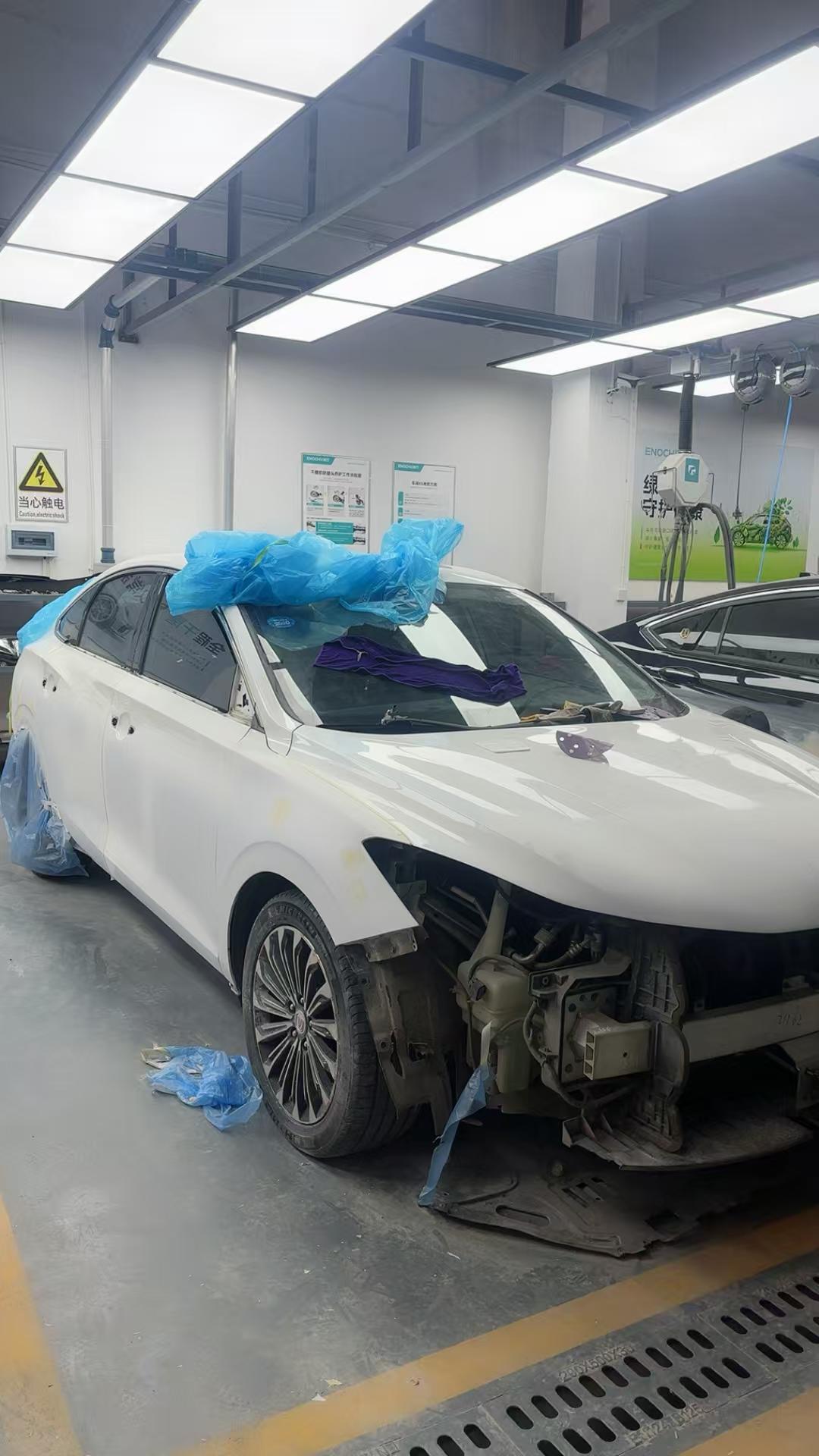 长安的防撞梁好粗啊长安的车架也特别硬啊长安的安全不输德系美系