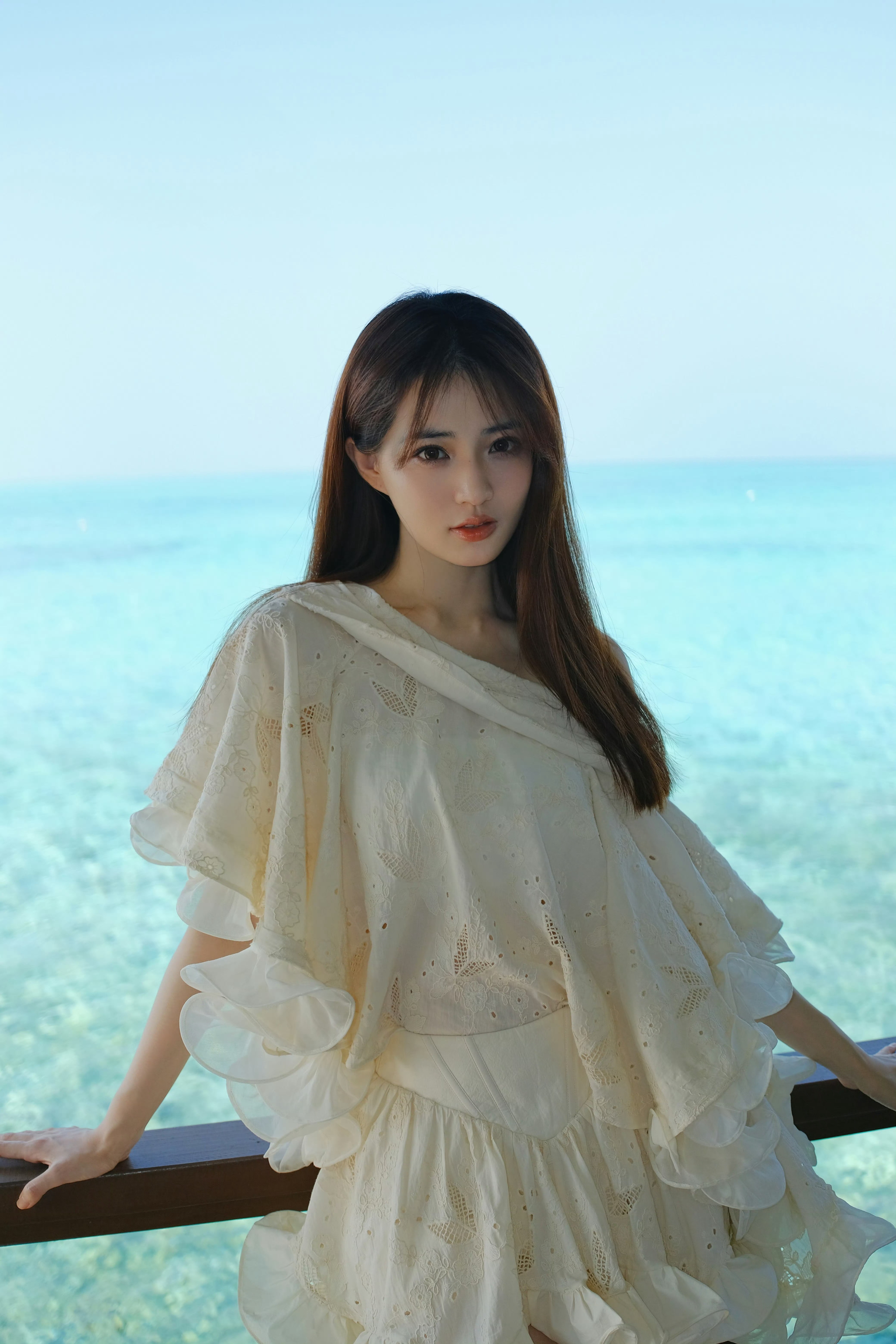 徐璐海边拍照📸