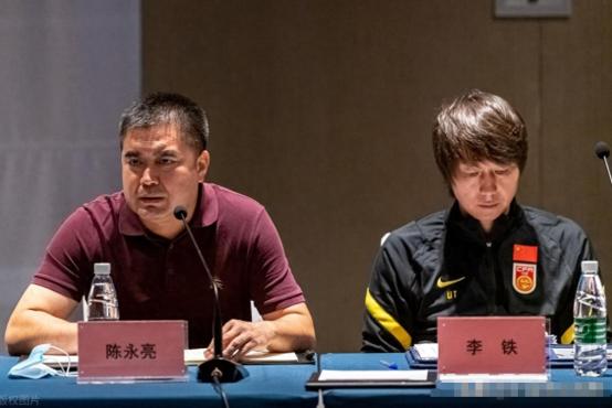 国足裁判假球曝光，上层授意，‘两头帮’掩盖黑哨，制造公正假象 中国足球的赛