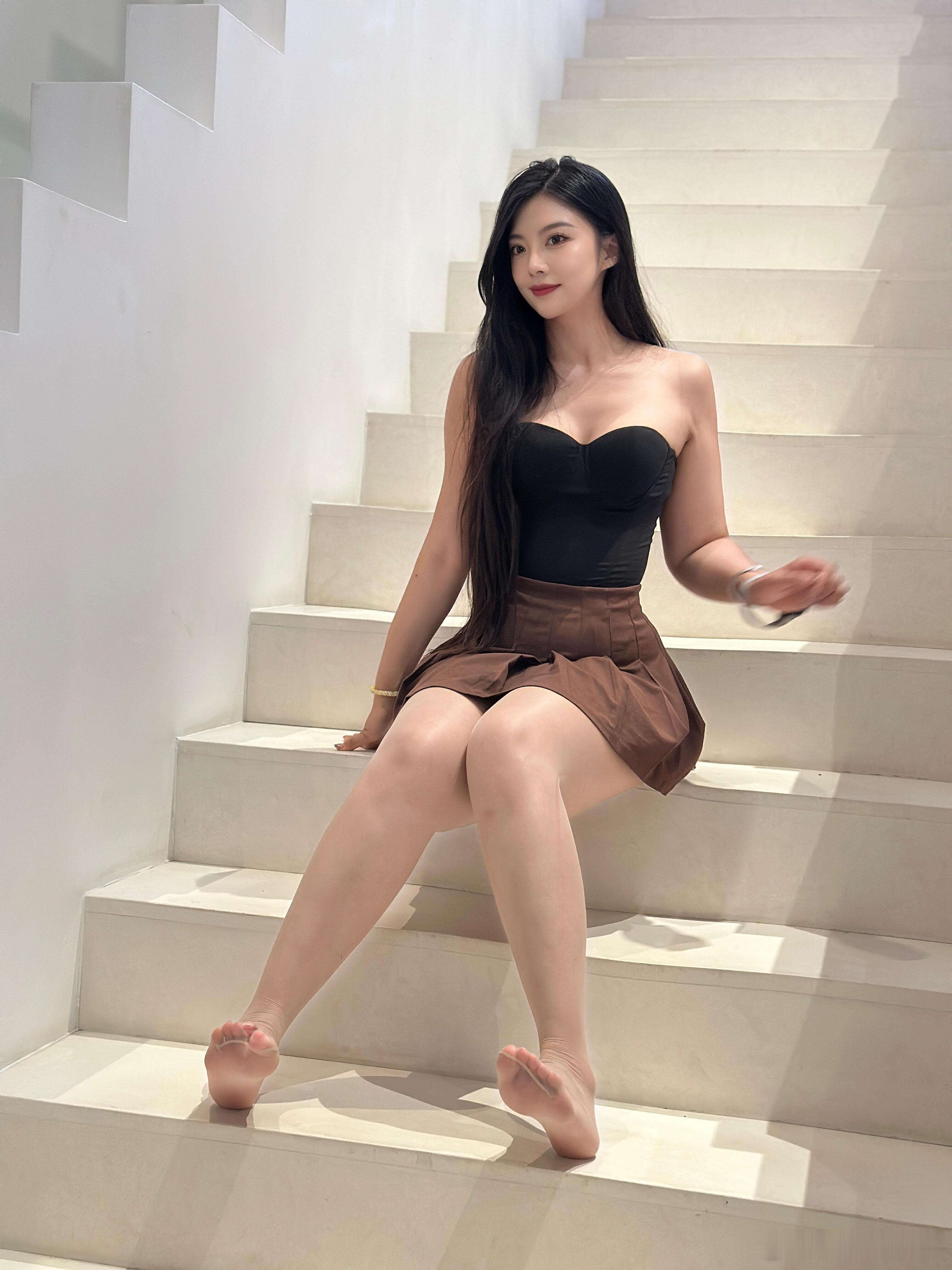 翘起小脚丫​​​