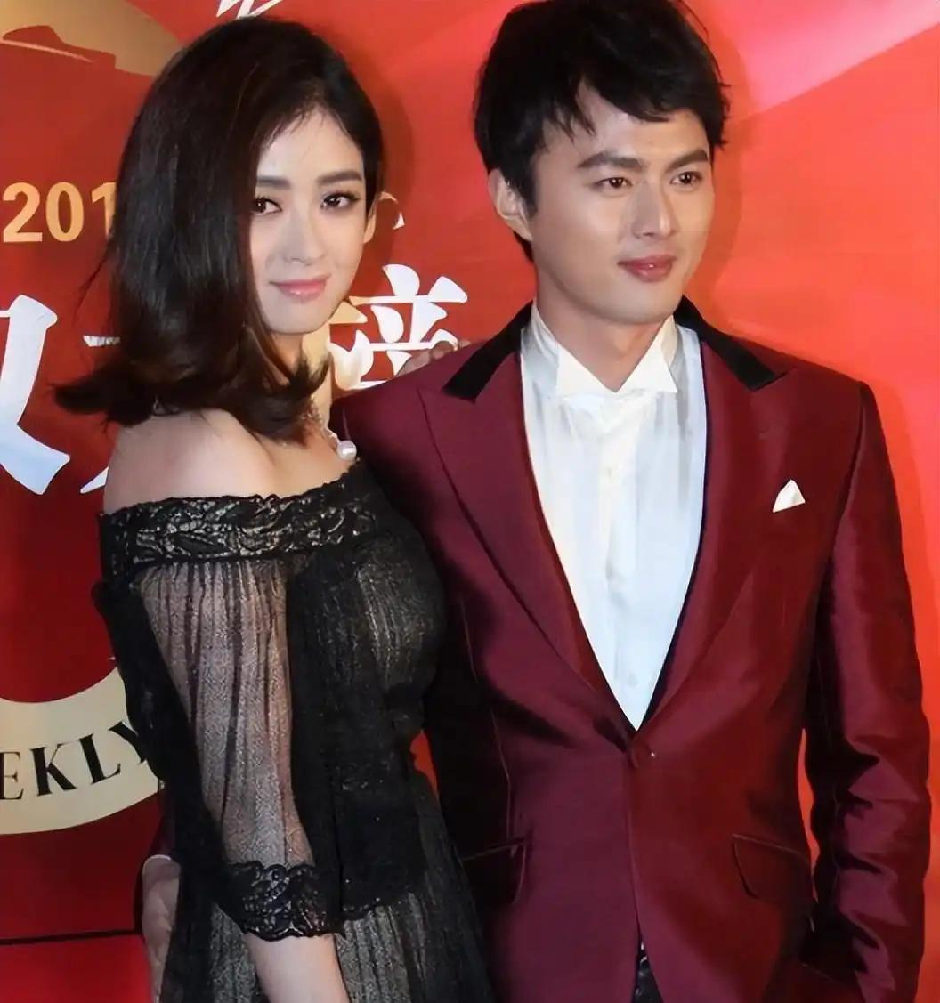 真不愧是蒋欣公开维护过的好男人，叶祖新结束完工作回家还亲自下厨，厨房又干净又整洁