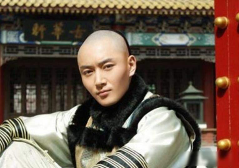 乾隆皇帝对叔叔说：以后见朕不必跪拜，叔叔死前懊悔：是我太天真乾隆元年，新皇帝登