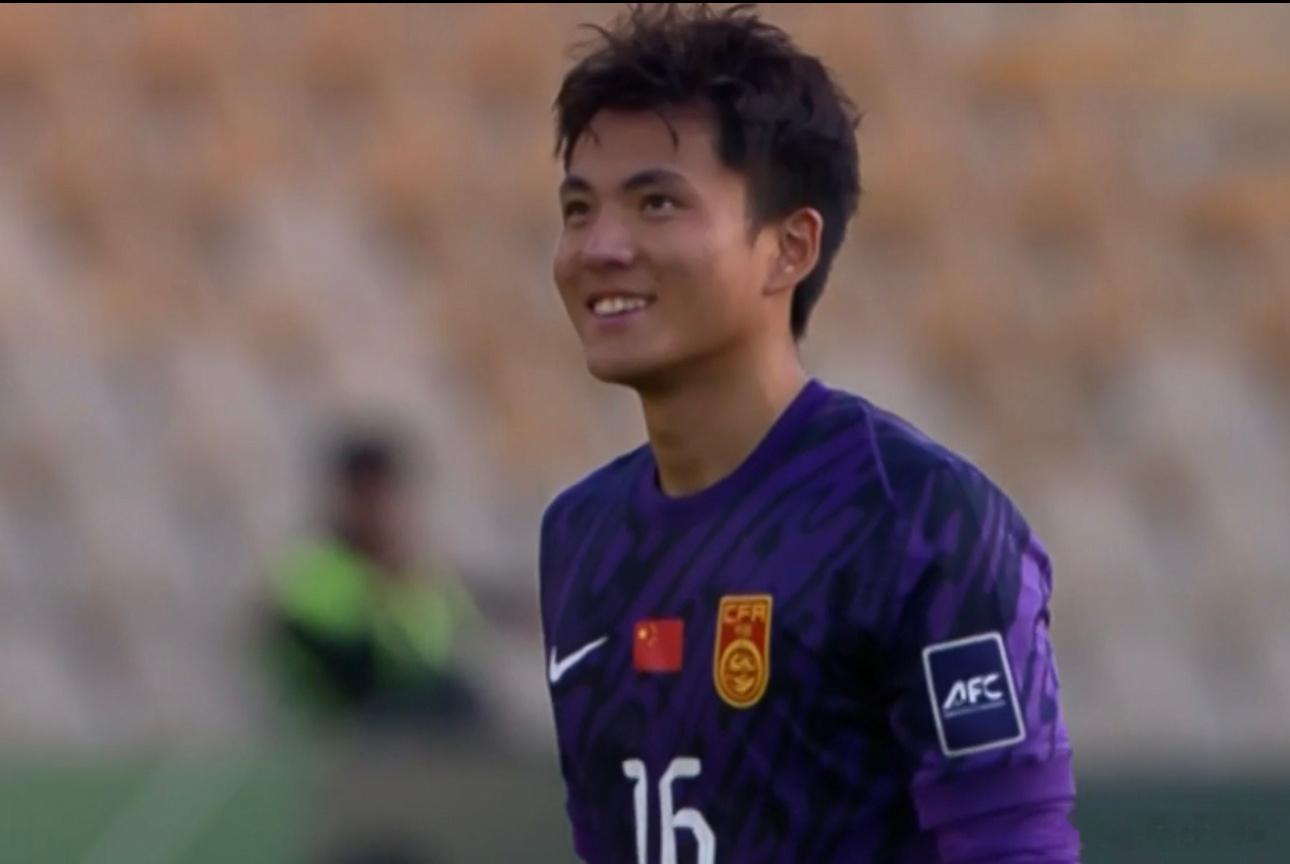 1月20日讯媒体人苗原消息，U23国足门将李昊已经得到了切尔西球探的关注。苗