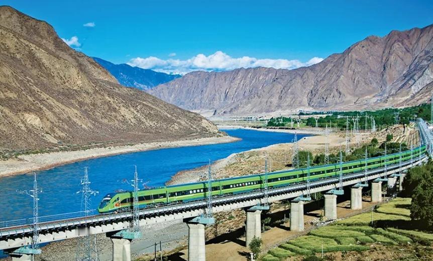 哪些方面是你出国后才意识到中国的强大?没出国前很多人对祖国的认知，往往停留在