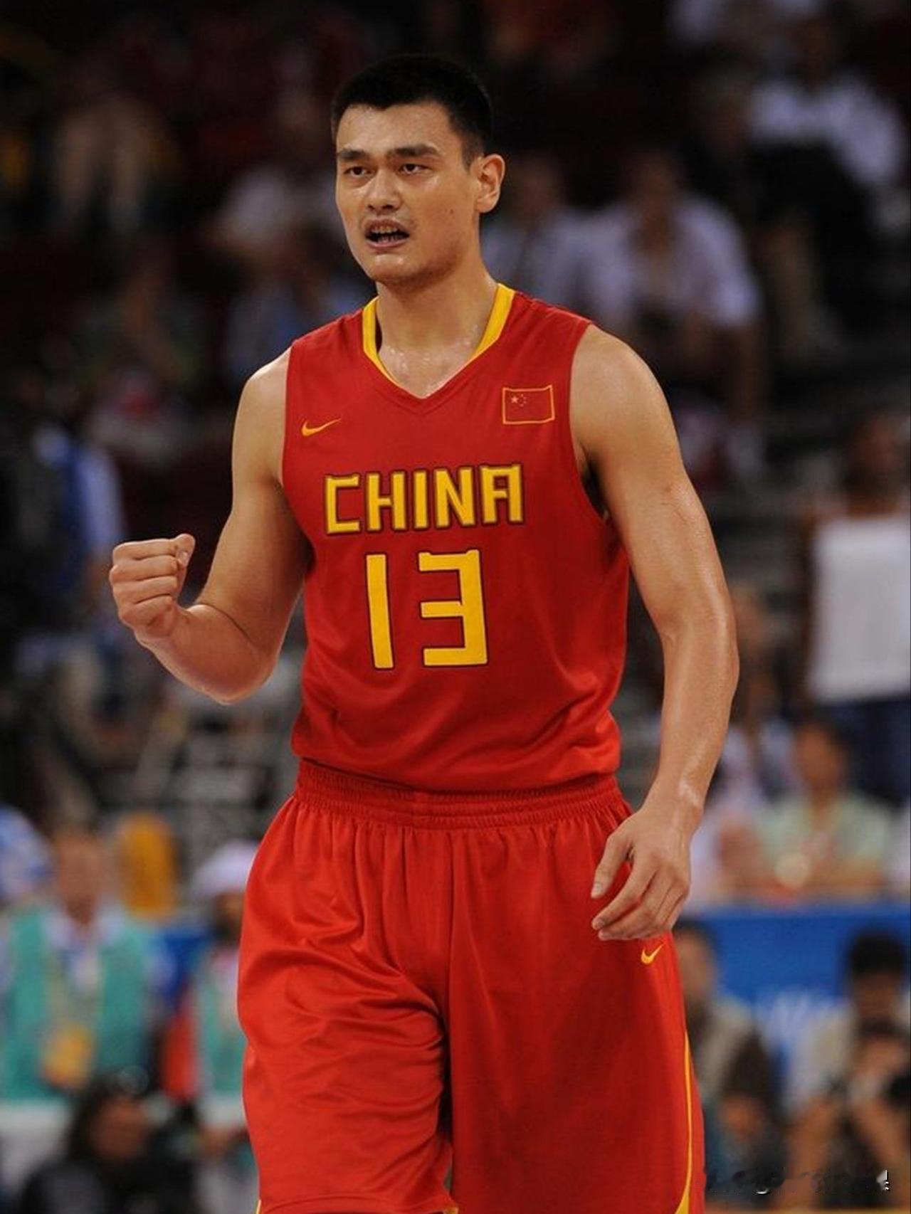 有消息称:中国男篮身价最高的十位运动员如下:1.姚明2.易建联3.周