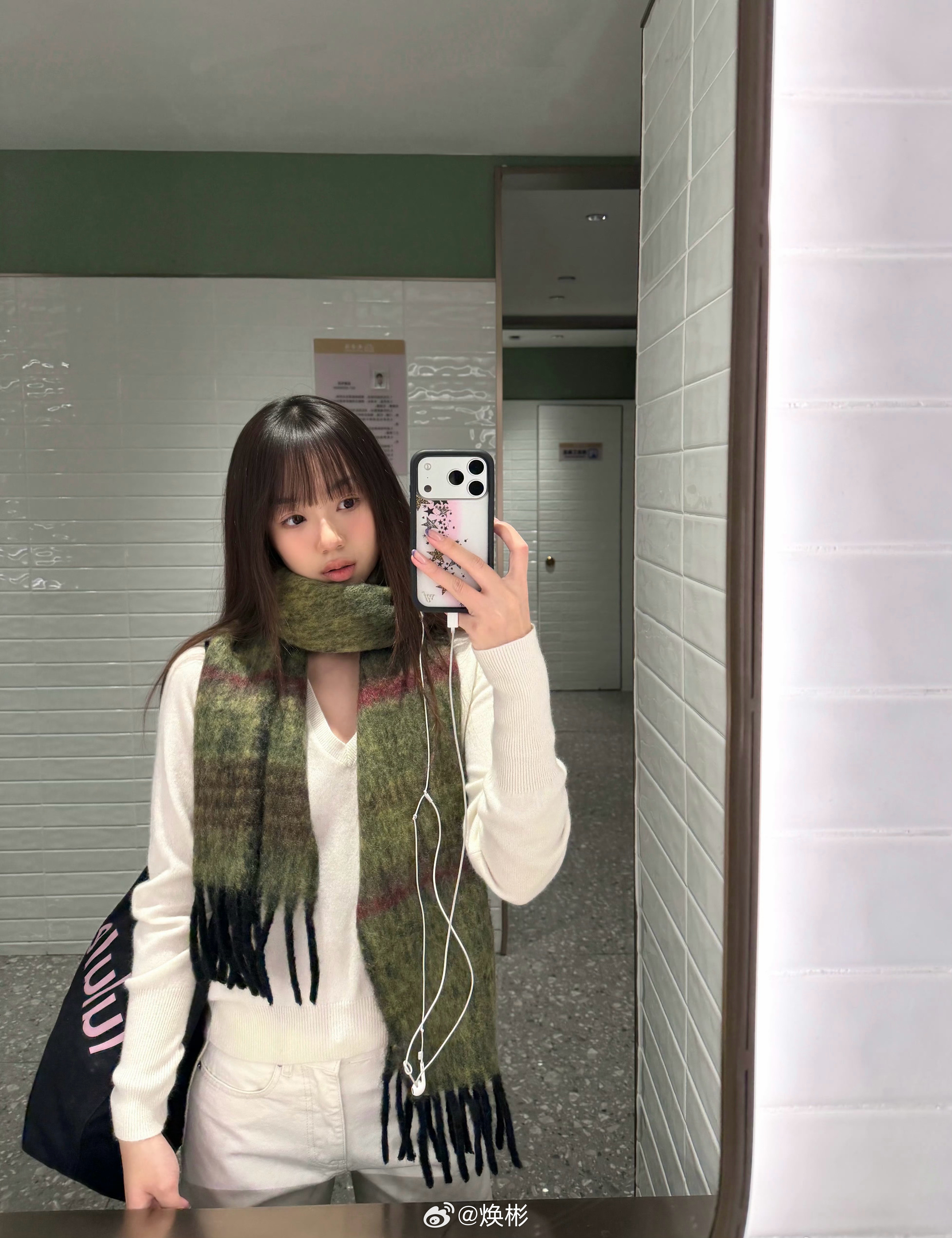 富人新标识：iPhone戴wf手机壳！