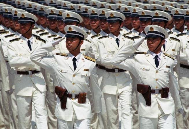 为啥海军的军费总是要比陆军高出好几倍？就这么跟你说，海军是唯一一个能在1天之内，