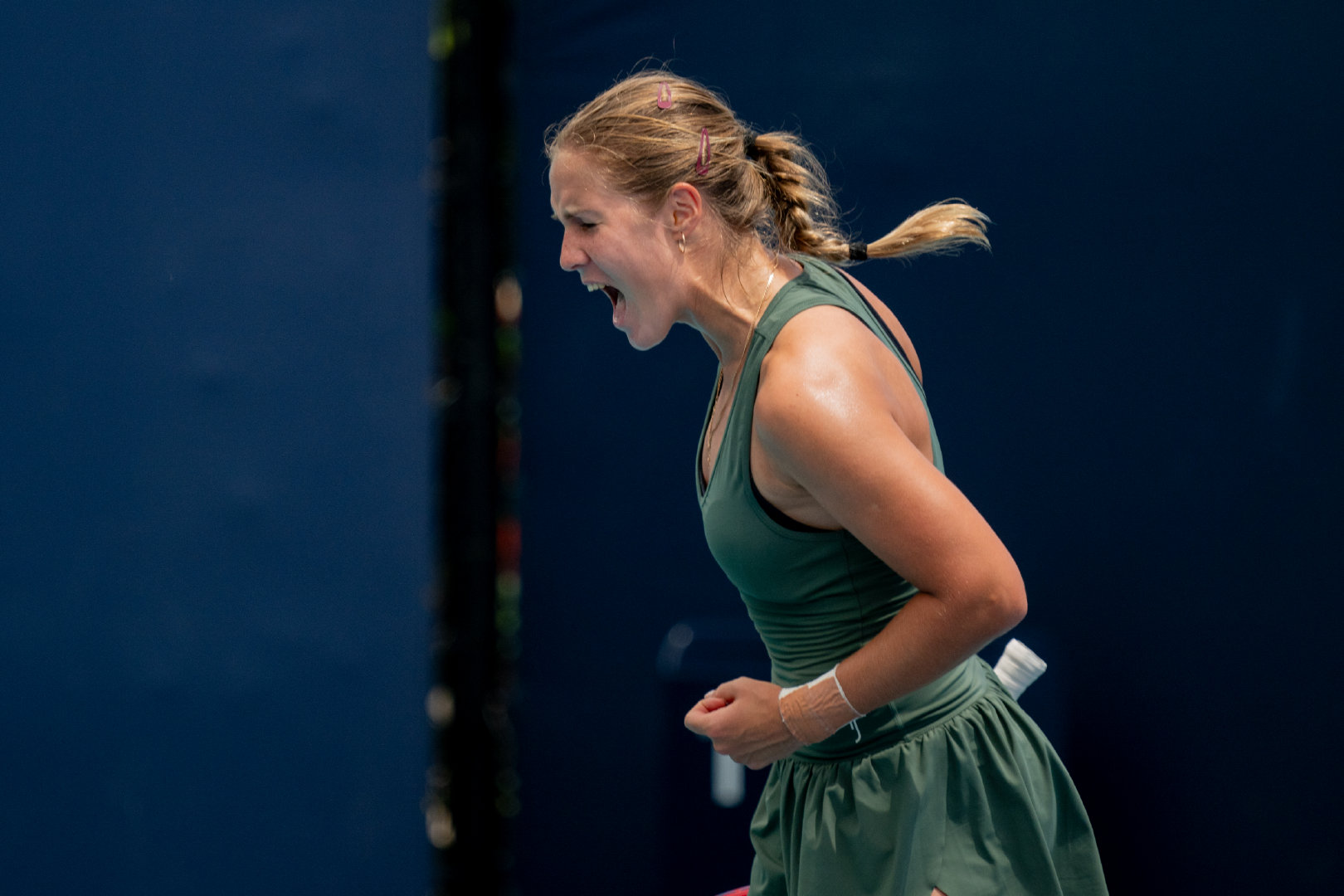 WTA1000迈阿密站第二轮，科斯蒂亚经过三盘激战以6-23-66-4淘汰1